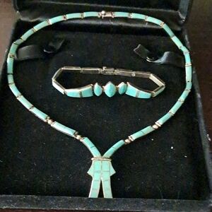 Elegant Turquoise Necklace and Bracelet